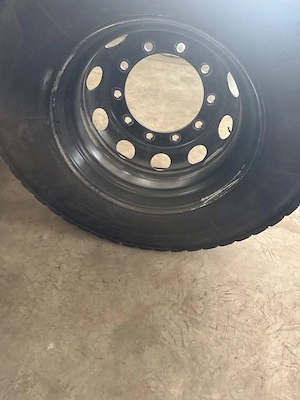 vand 4 michelin 315/70/22.5 - imagine 2