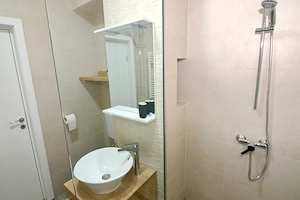 Închiriez pe termen lung apartament 2 camere Mamaia Nord, mobilat si utilat - imagine 9