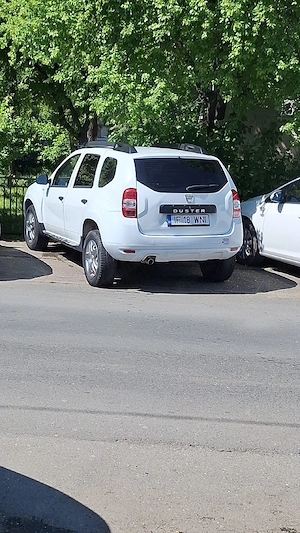  Vand Dacia Duster 2015, motor 1.6 benzina , 4 2. - imagine 8