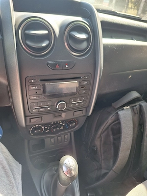  Vand Dacia Duster 2015, motor 1.6 benzina , 4 2. - imagine 5