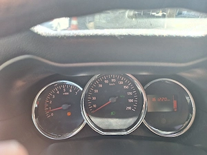  Vand Dacia Duster 2015, motor 1.6 benzina , 4 2. - imagine 2