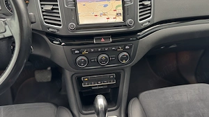 Volkswagen Sharan 2.0 TDI DSG (BlueMotion Technology) Highline - imagine 8