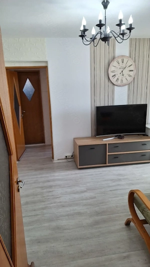 De vanzare apartament semidecomandat, 2 camere, zona Nanterre - Calea Bucuresti 