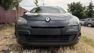 Vând Renault Megane avariat  - imagine 3