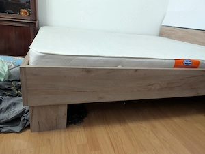 Vând pat cu saltea 160x200