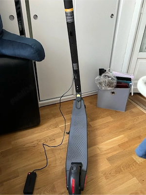 Vând trotinetă electrică Ninebot by Segway ES2, achiziționată din Italia în 2019.