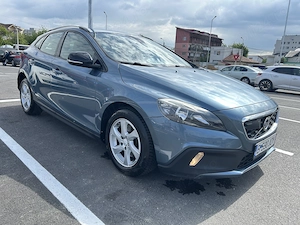 Volvo V40 Cross Country- Automata, echipata complet, 120.000 km   8.000 EUR - imagine 2