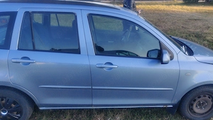 Dezmembrez Mazda 2 benzina 1.4 .2005 - imagine 3