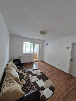 Inchiriez apartament locatie foarte buna