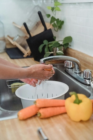 serviciul disponibil cu cazare si masa