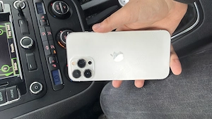 Cumpăr iPhone 13   14   15, inclusiv Pro și Pro Max.