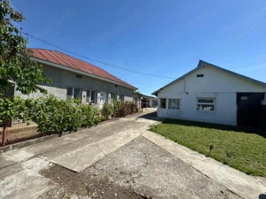  Casă de vânzare – 2 locuințe în aceeași curte, teren generos 3.855 mp