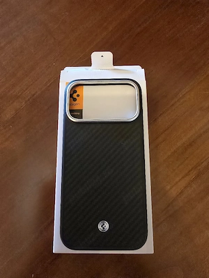 Husă Spigen Enzo Aramid MagSafe iPhone 17 Pro Max premium