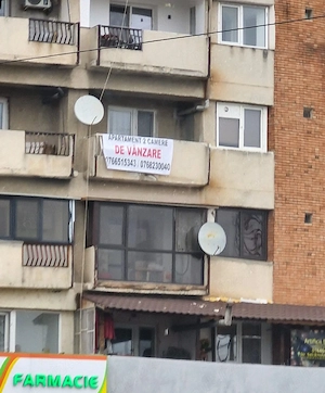Apartament 2 camere decomandat   etaj 3, zonă bună în Strehaia - imagine 2