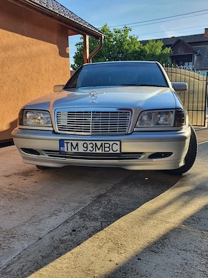 Mercedes-Benz C180 Automat (W2    Potențial Vehicul Istoric