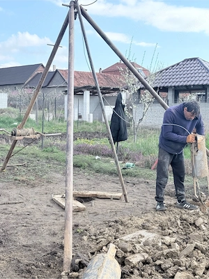executam foraje puturi de mica si medie adâncime