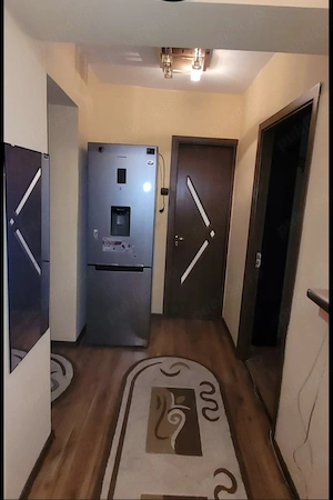 Închiriez apt.2cam confort1 ,etaj intermediar ocupabil imediat 