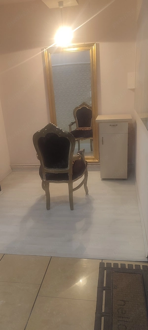 Post de lucru disponibil in salon - imagine 4