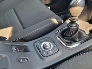 Renault Megane 1.5 dCi 110 CP 2015 Limited,RAR EFECTUAT,Facelift,Navi,Touch,Bluetooth,PDC,Jante 16". - imagine 12