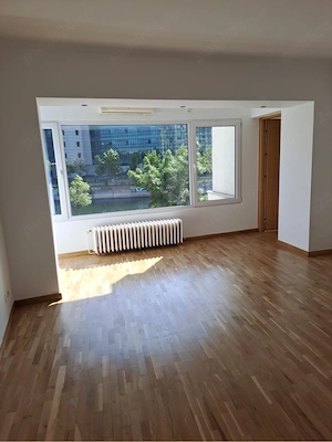 Vand apartament 4 camere   Zona Unirii  - imagine 2