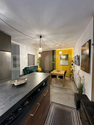  Apartament cochet cu 3 camere, terasă și 2 locuri de parcare, Buna Ziua