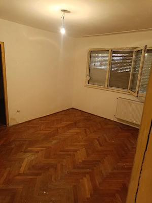 Vand apartament cu 2 camere vis-a-vis de Spitalul Județean  - imagine 3