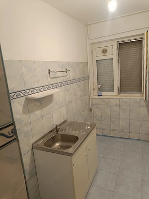Vand apartament cu 2 camere vis-a-vis de Spitalul Județean  - imagine 6