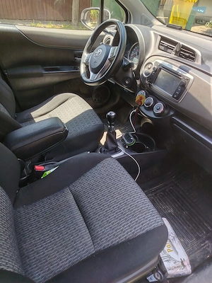 Vând Toyota Yaris , 1,4 D4D , 2013, 225000 km ,3800 euro - imagine 4