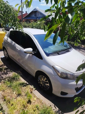Vând Toyota Yaris , 1,4 D4D , 2013, 225000 km ,3800 euro - imagine 3