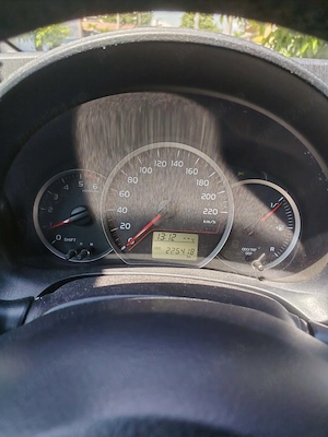 Vând Toyota Yaris , 1,4 D4D , 2013, 225000 km ,3800 euro - imagine 5