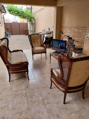Proprietar schimb vilă cu două apartamente plus diferență 