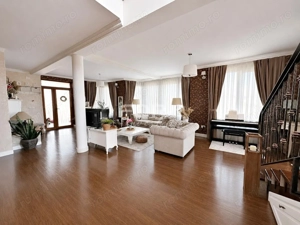 Vilă elegantă cu 5 camere de vânzare în zona Nufarul Oradea - imagine 5