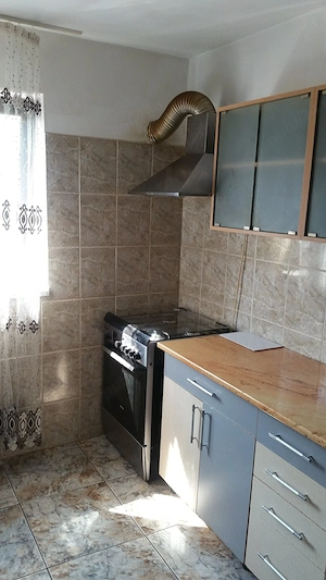 Închiriez apartament 2 camere  - imagine 7