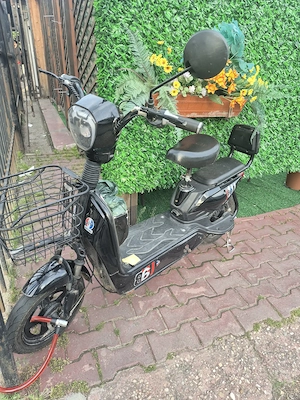 Vând scuter electric   bicicletă electrică 2 locuri