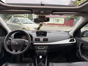 Renault Megane 1.5 dCi   Piele   Panoramic   Trapă   Scaune electrice cu memorii  Xenon   Keyless    - imagine 9