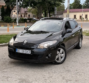 Renault Megane 1.5 dCi   Piele   Panoramic   Trapă   Scaune electrice cu memorii  Xenon   Keyless    - imagine 2