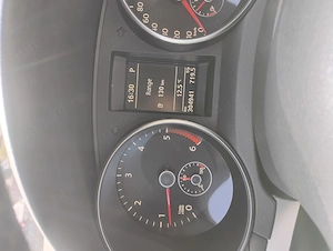 Vând VW Golf VI , an 2010, 2.0 TDI , 110CP, Negru, 304.000 km reali, primul proprietar in țara,  - imagine 5