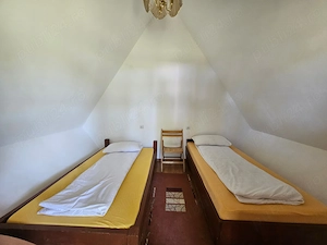 Bora Popas turistic pe malul lacului Surduc - imagine 2