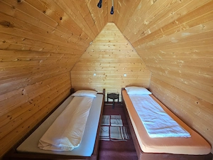 Bora Popas turistic pe malul lacului Surduc - imagine 4