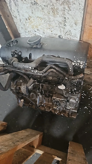 dezmembrez motor t5,cp 2,5 - imagine 2