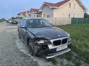 BMW X1 e84 20d sDrive 163cp, 250k km, AVARIAT  - imagine 3