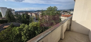Apartament cu 3 camere de inchiriat in Campina, zona centrala