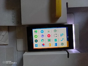 Vând Sony Xperia U (ST25i)   complet în cutie originală