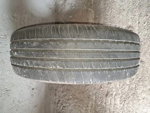 Vind 3 anvelope 215/70 R 16 -100H  preț negociabil 