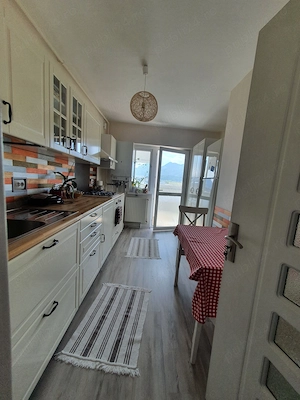 Persoana fizica, inchiriez apartament luminos , 2 camere