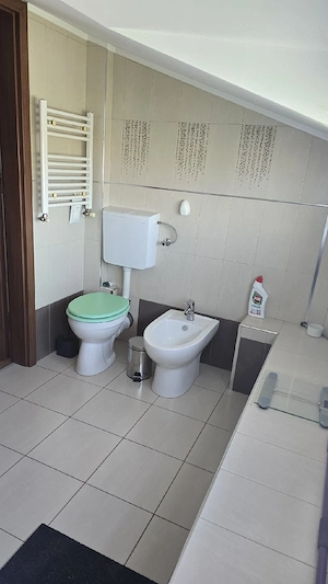 Apartament 3 camere la mansardă de închiriat   disponibil imediat - imagine 8