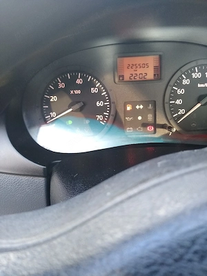 vând Dacia Logan motor de 1 4 benzina gpl consum mic acte valabile mașina merge perfect  - imagine 3