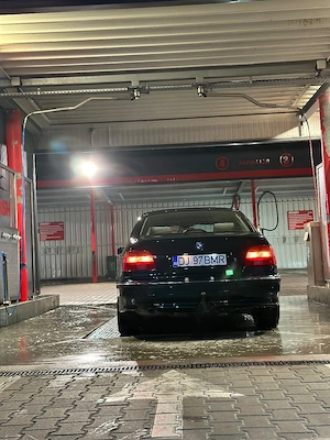 dezmembrez BMW E39 520i - imagine 5