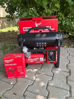 Vand Compresor  Milwaukee  plus un cadou