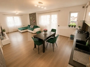 Apartament 2 camere, etaj intermediar, la cheie, balcon, zona Vivo - imagine 4